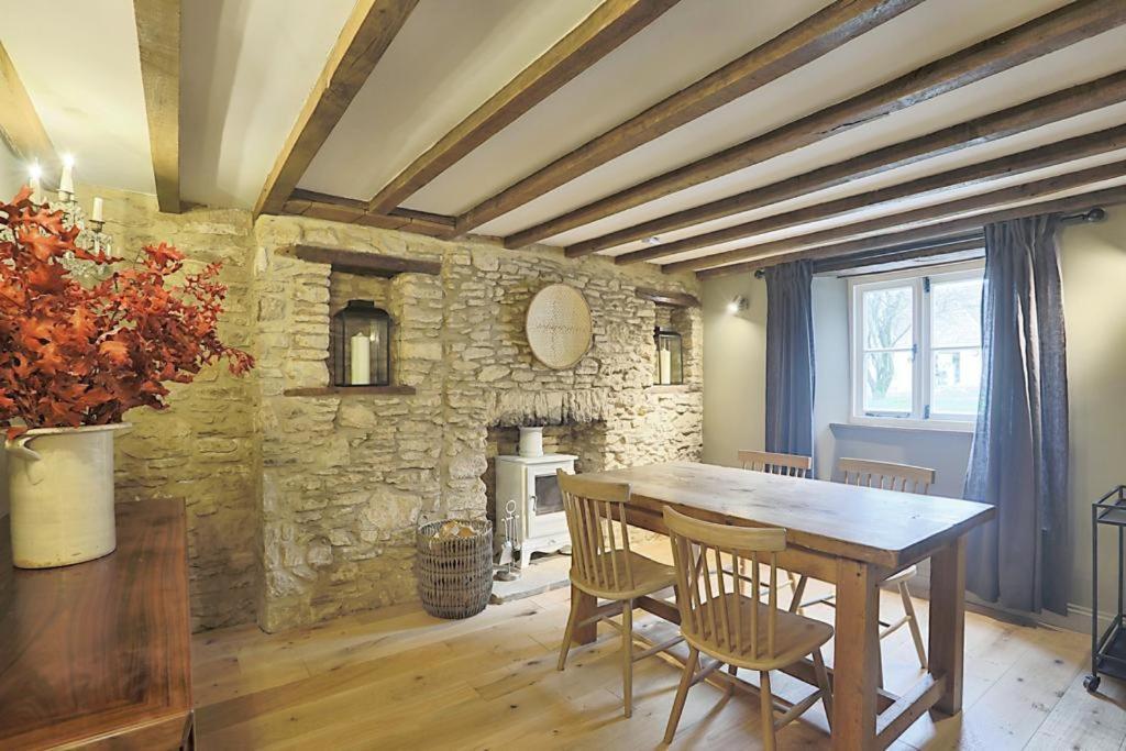 Luxury Cotswold Cottage With Hot Tub In Stow On The Wold! Exterior photo