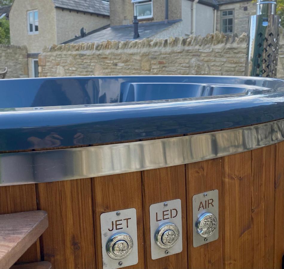 Luxury Cotswold Cottage With Hot Tub In Stow On The Wold! Exterior photo
