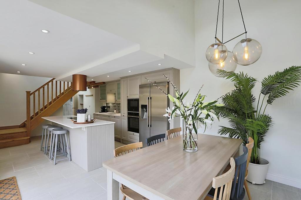 Luxury Cotswold Cottage With Hot Tub In Stow On The Wold! Exterior photo