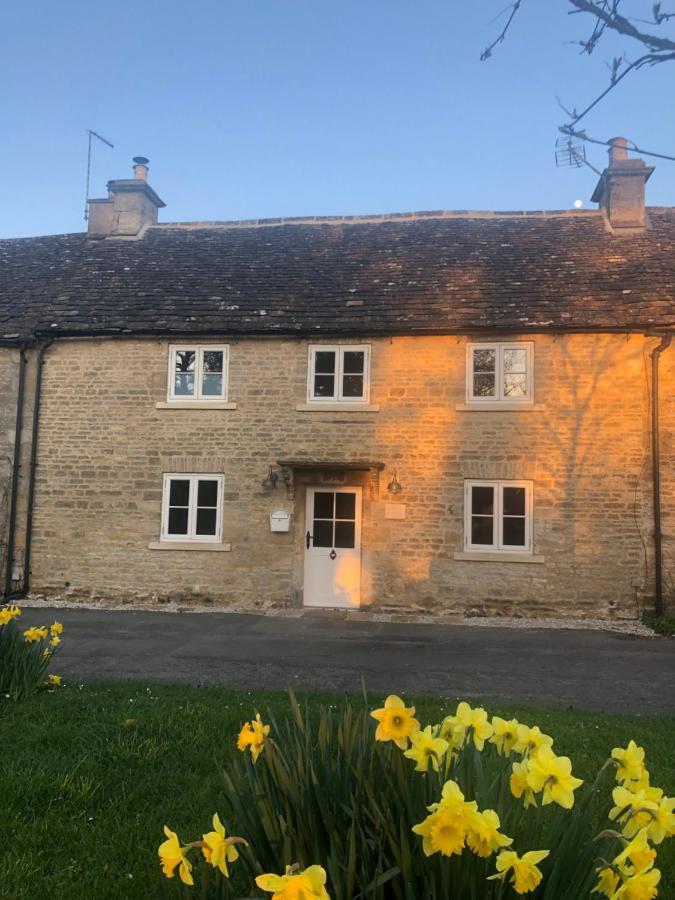 Luxury Cotswold Cottage With Hot Tub In Stow On The Wold! Exterior photo